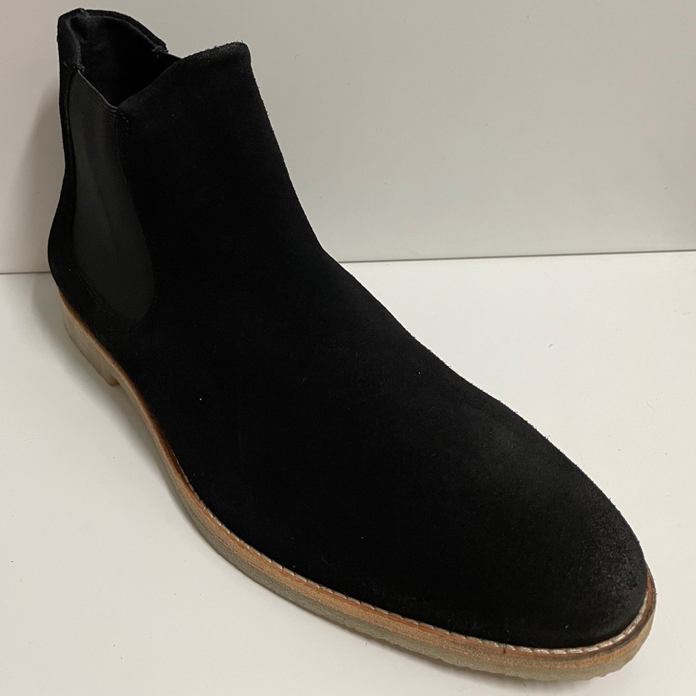 Viscien suede chelsea boot. New! Never worn!!